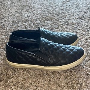 Steve Madden Ecentrcq Quilted Slip On
